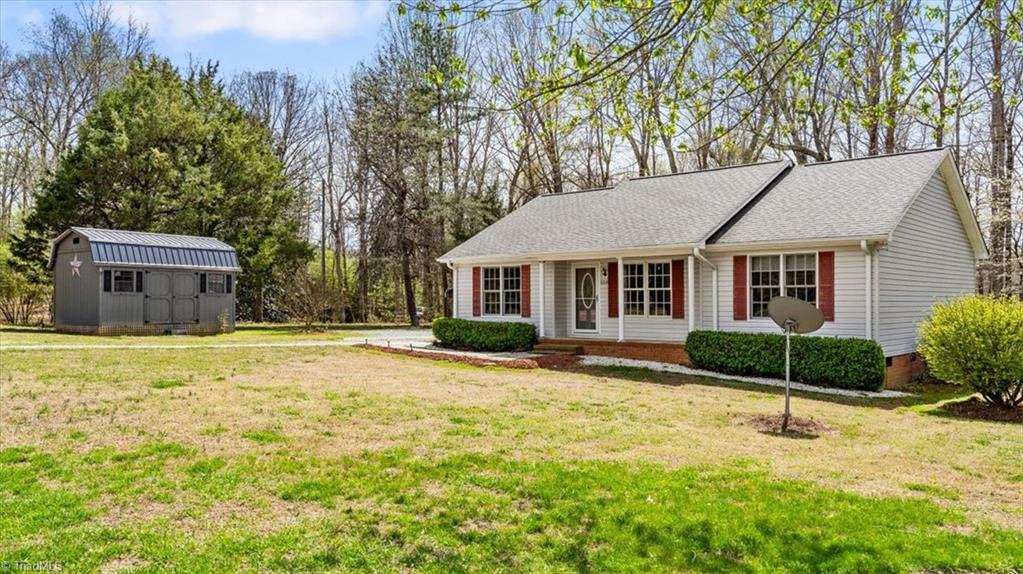 6318 Cloud Road Julian, NC 27283 - Photo 3 of 38