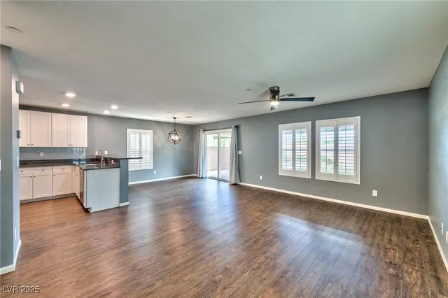 $2,100 | 2924 Tranquil Brook Avenue, Henderson, NV 89044