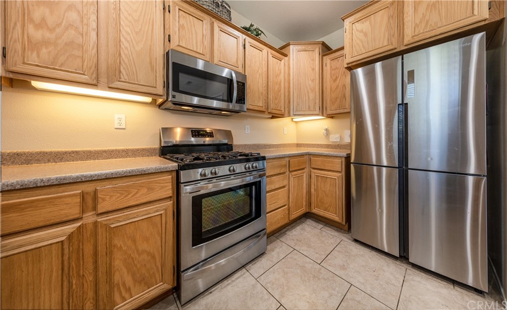 33447 Wallace Way Yucaipa, CA 92399 - Photo 11 of 31