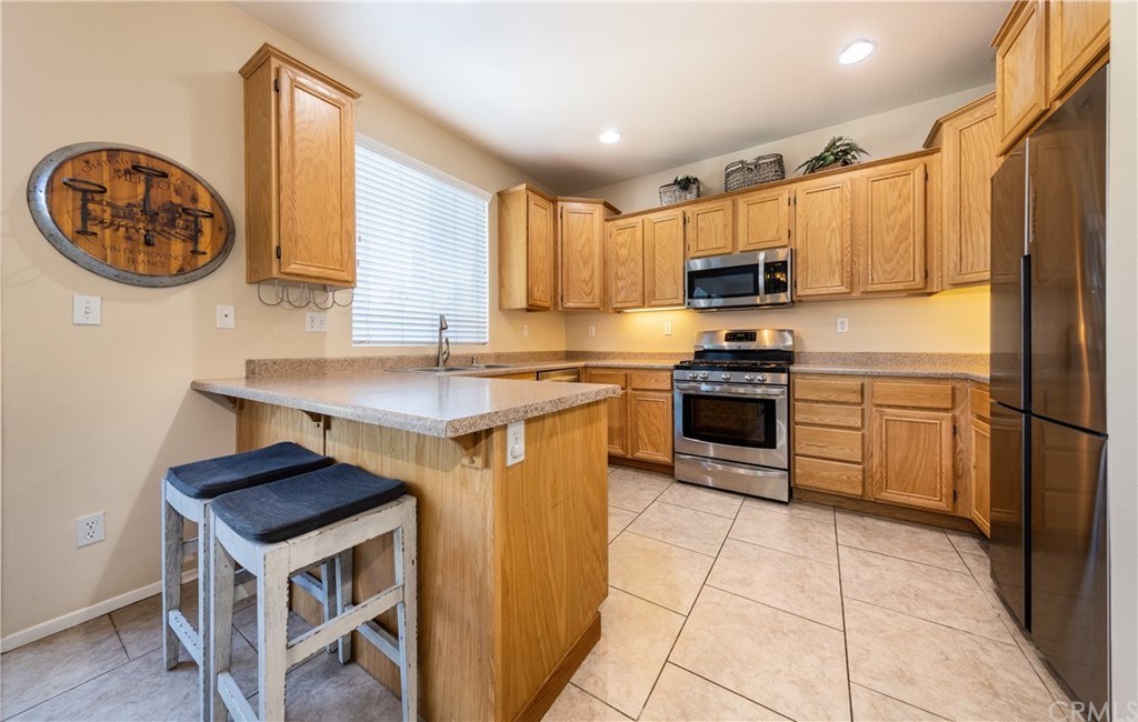 33447 Wallace Way Yucaipa, CA 92399 - Photo 12 of 31