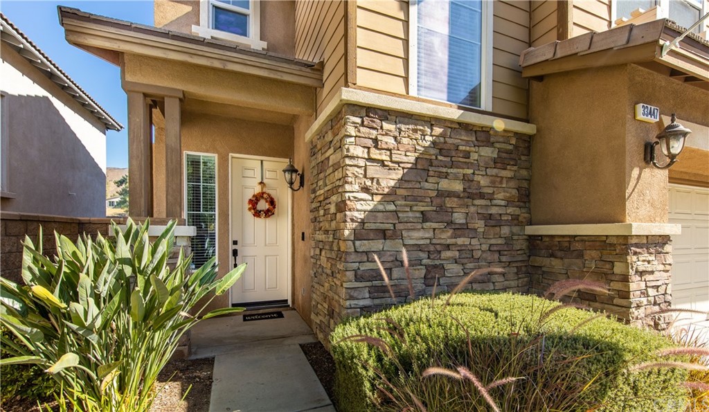 33447 Wallace Way Yucaipa, CA 92399 - Photo 4 of 31