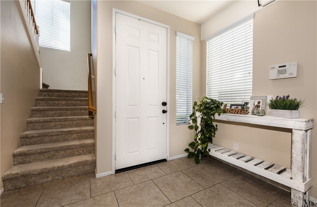 33447 Wallace Way Yucaipa, CA 92399 - Photo 5 of 31