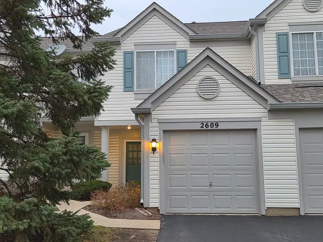 $2,350 | 2609 Carrolwood Road, Unit 2609, Naperville, IL 60540