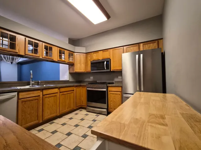 $2,350 | 2609 Carrolwood Road, Unit 2609, Naperville, IL 60540