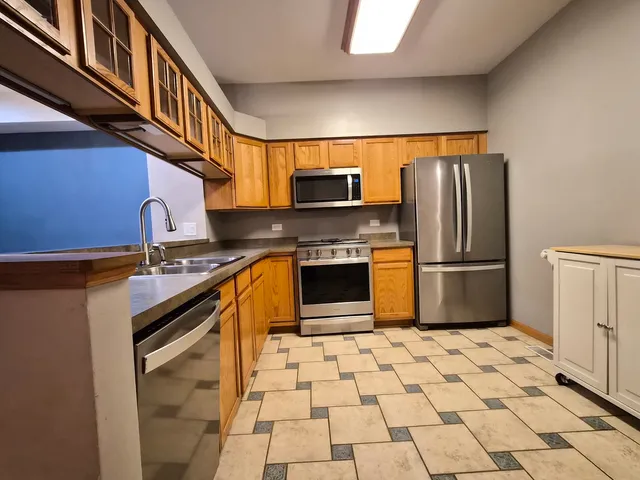 $2,350 | 2609 Carrolwood Road, Unit 2609, Naperville, IL 60540