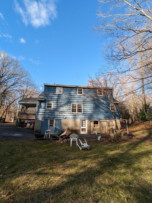 34 Colonial Road Sutton, MA 01590 - Photo 23 of 34 a view of a yard in front of house