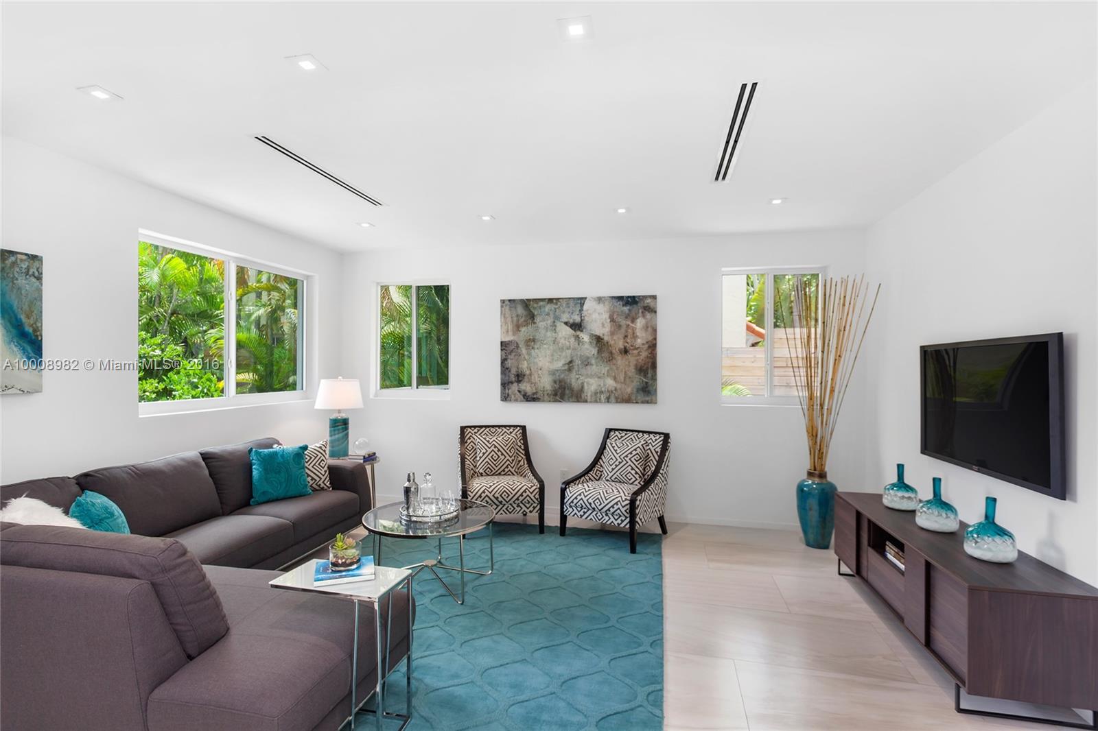 2034 Alton Road Miami Beach, FL 33140 - Photo 13 of 22 Gallery Image 13