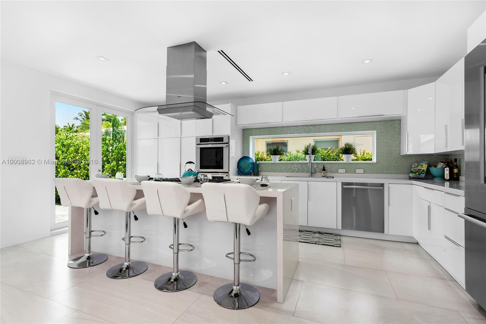 2034 Alton Road Miami Beach, FL 33140 - Photo 10 of 22 Gallery Image 10