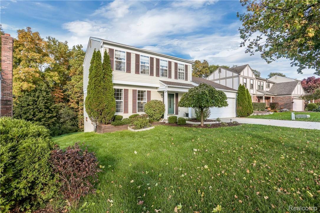 403 Whitney Drive Rochester, MI 48307 - Photo 2 of 25 to 403 Whitney Drive in Rochester Hills