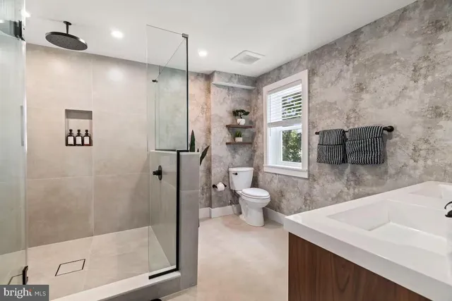 $1,000,000 | 1821 Christian Street, Philadelphia, PA 19146