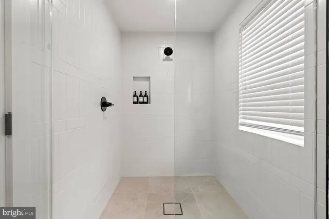 $1,000,000 | 1821 Christian Street, Philadelphia, PA 19146