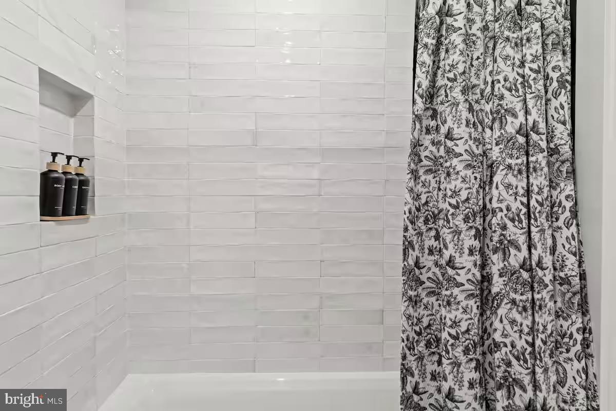 1821 Christian Street Philadelphia, PA 19146 - Photo 23 of 30