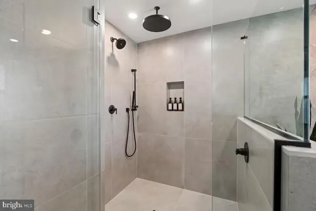 $1,000,000 | 1821 Christian Street, Philadelphia, PA 19146