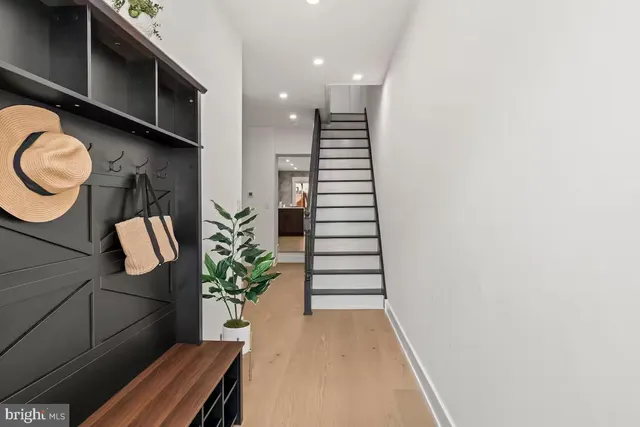 $1,000,000 | 1821 Christian Street, Philadelphia, PA 19146