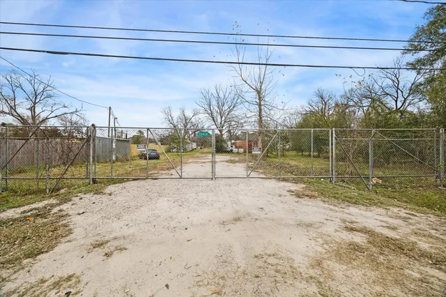 $480,000 | 13410 Ann Louise Road, Houston, TX 77086