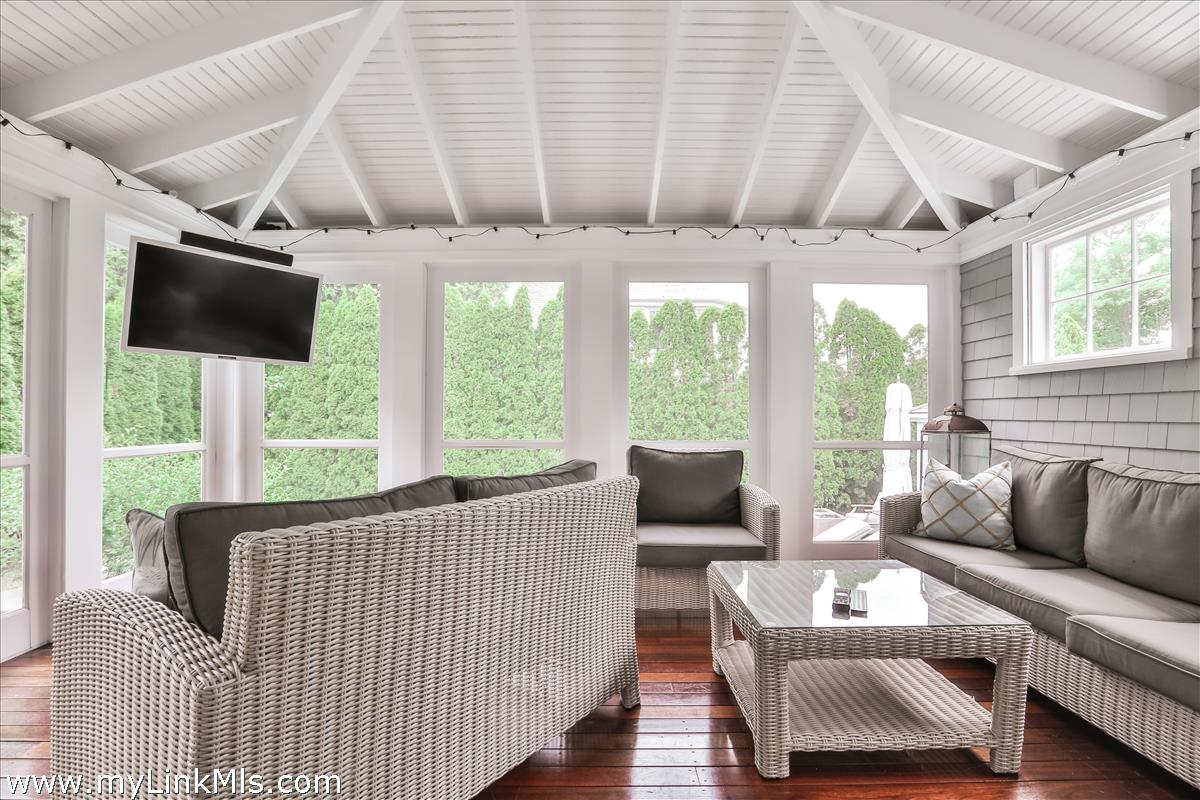 54 Fuller Street Edgartown, MA 02539 - Photo 14 of 31