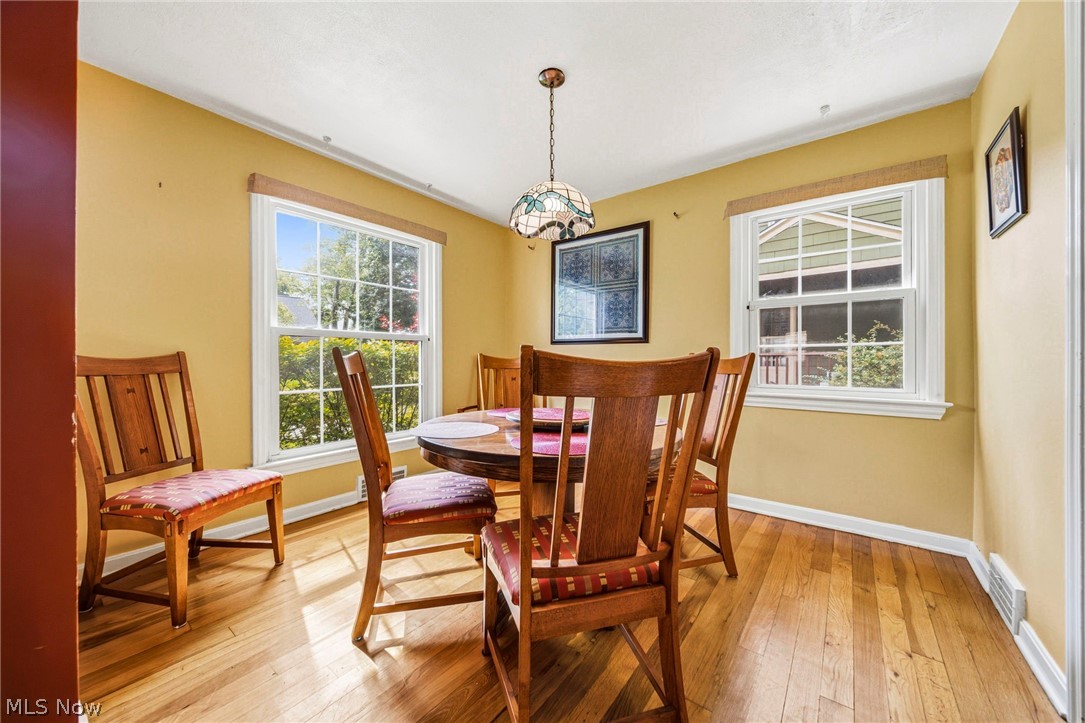 852 Englewood Road Cleveland Heights, OH 44121 - Photo 7 of 26