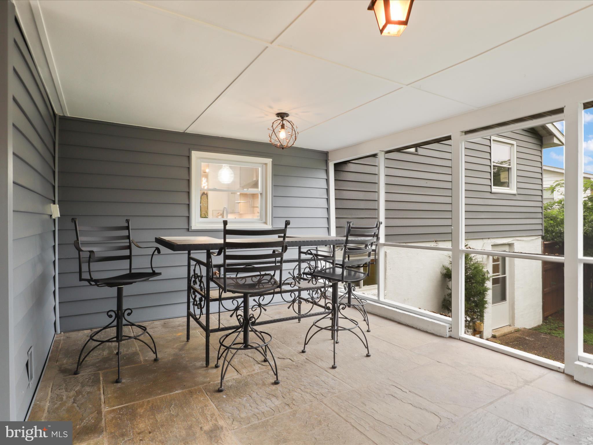 800 Williamsburg Road Sterling, VA 20164 - Photo 13 of 46 a dining room with furniture and window