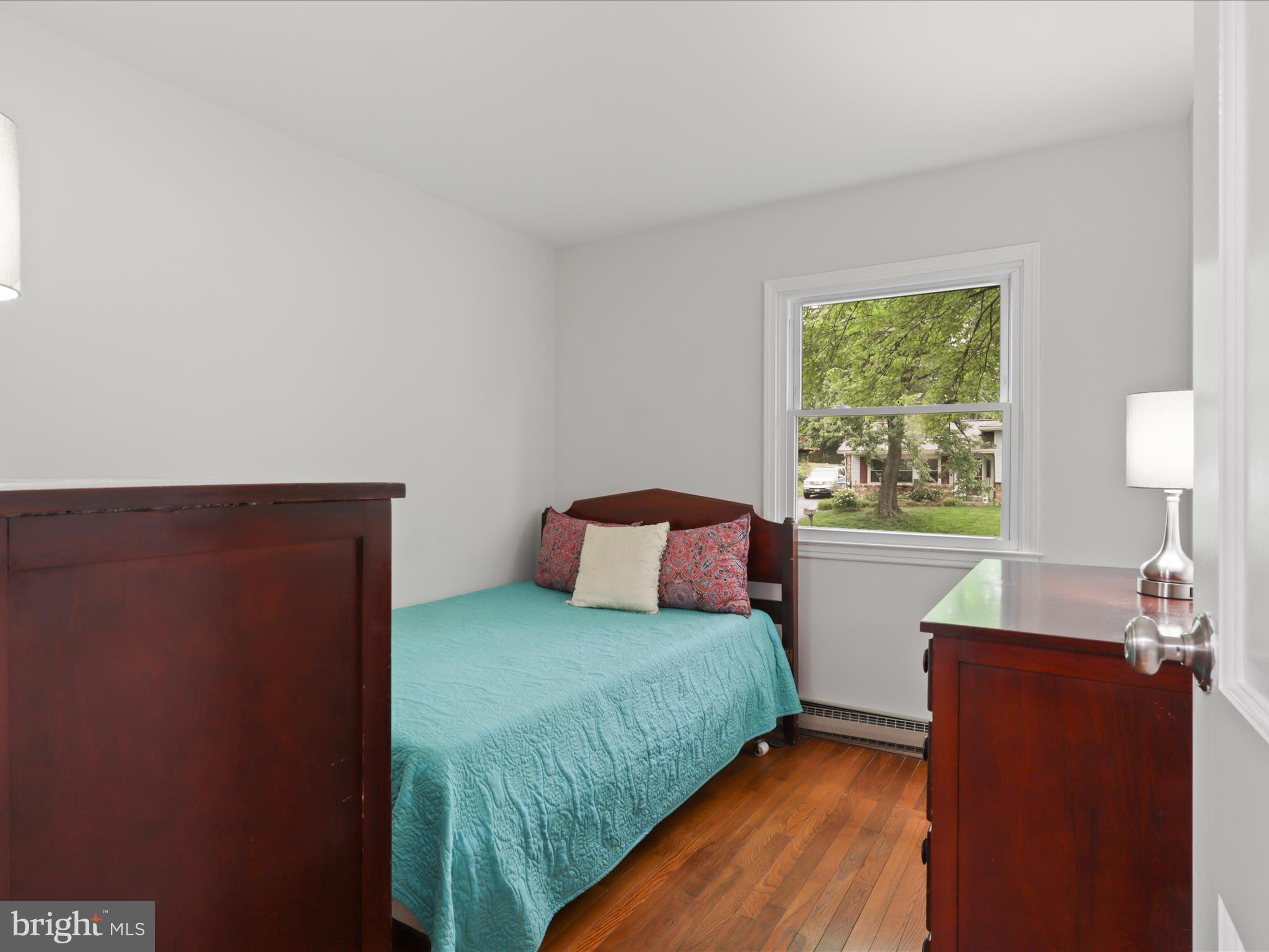 800 Williamsburg Road Sterling, VA 20164 - Photo 25 of 46 a bedroom with a bed and a window