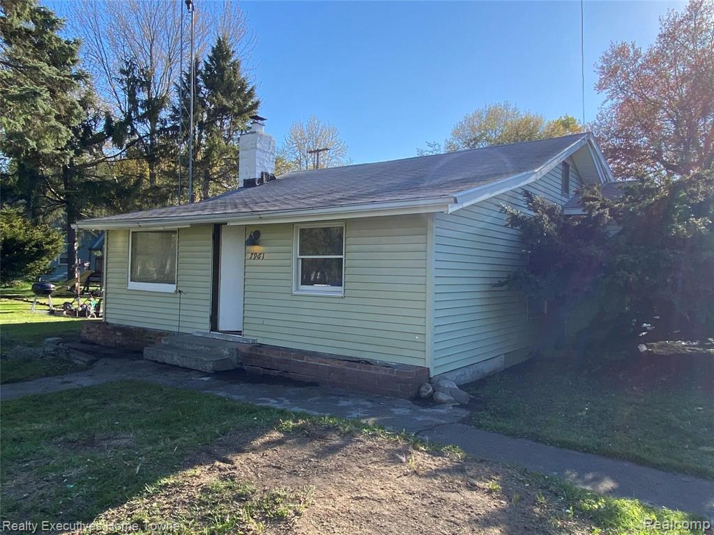 7961 Lakeshore Road Fort Gratiot, MI 48059 - Photo 35 of 37
