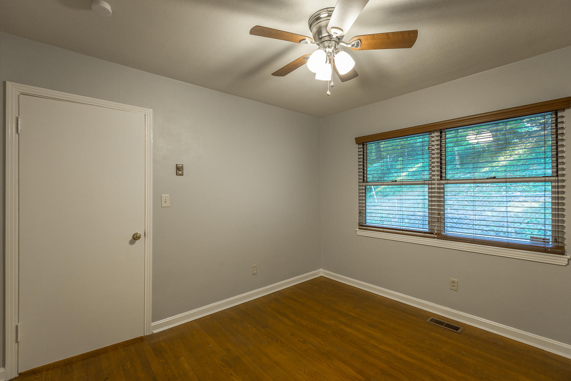 1114 Fernway Road Chattanooga, TN 37405 - Photo 17 of 45 1114 Fernway Road-18