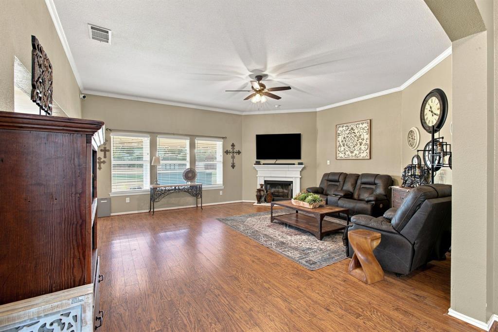 116 Springfield Circle Red Oak, TX 75165 - Photo 5 of 23 Gallery Image 5