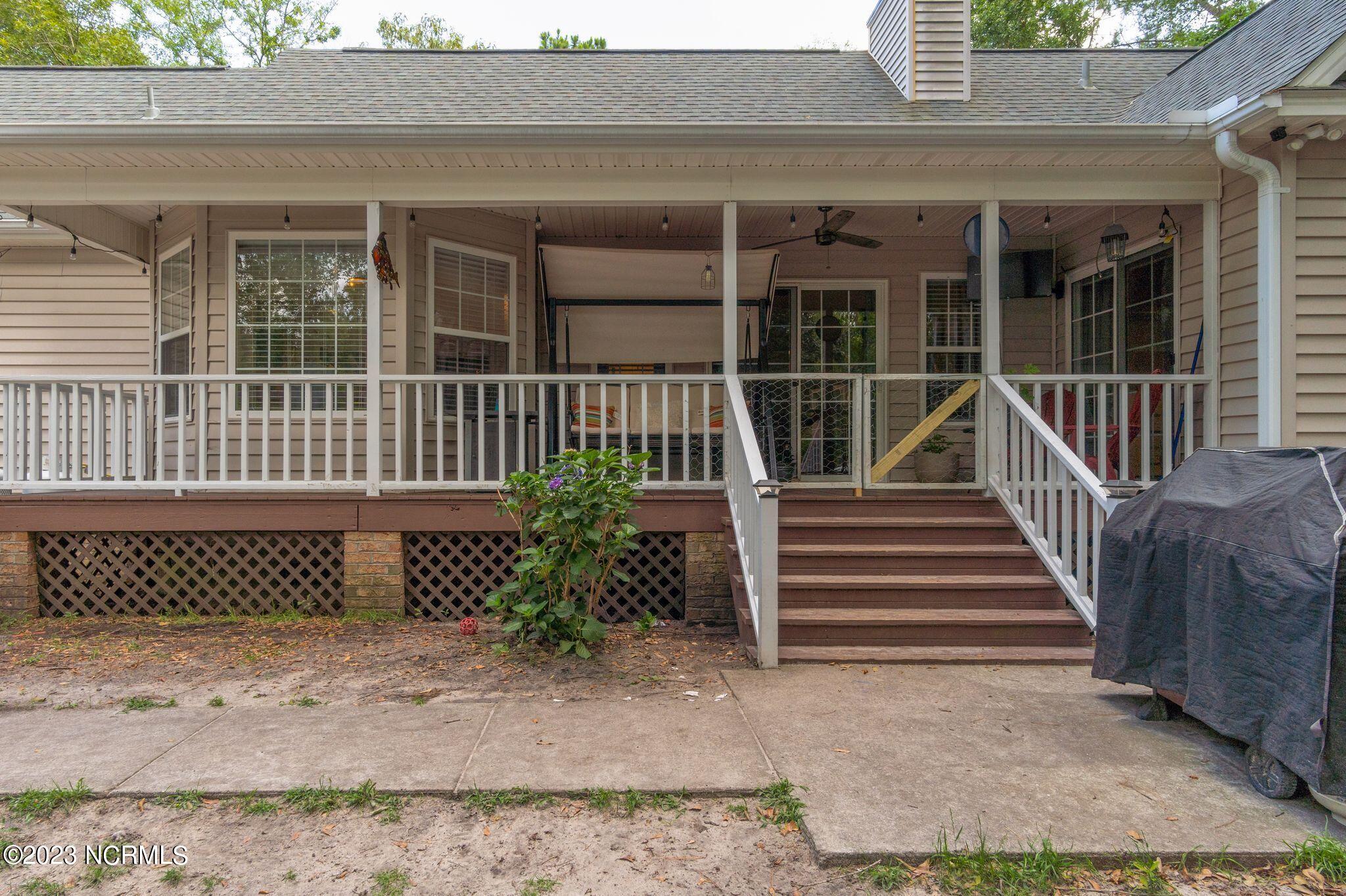 582 Deer Run Road New Bern, NC 28562 - Photo 33 of 43 582 Deer Run Rd-45
