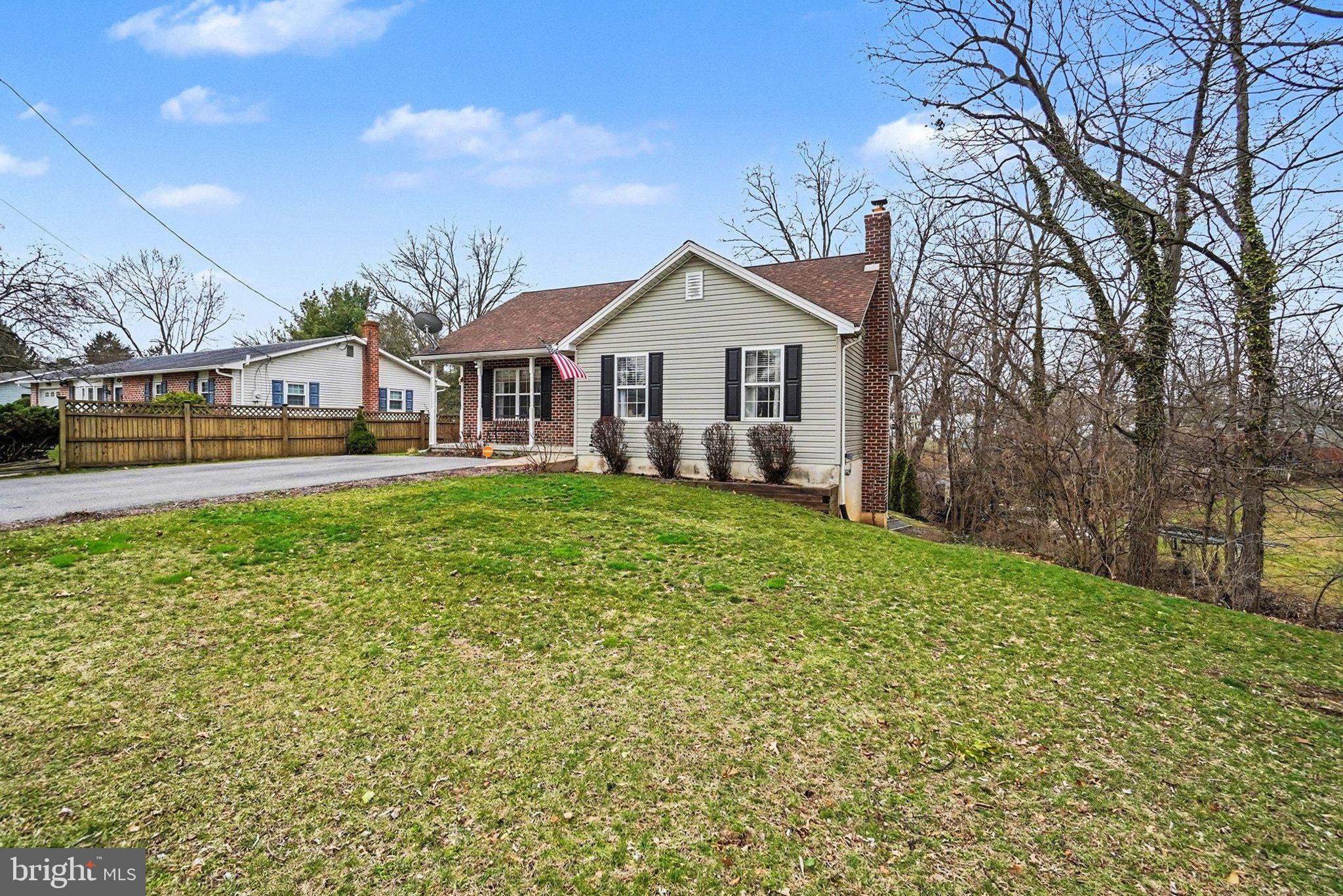 1908 George Avenue Carlisle, PA 17013 - Photo 3 of 31