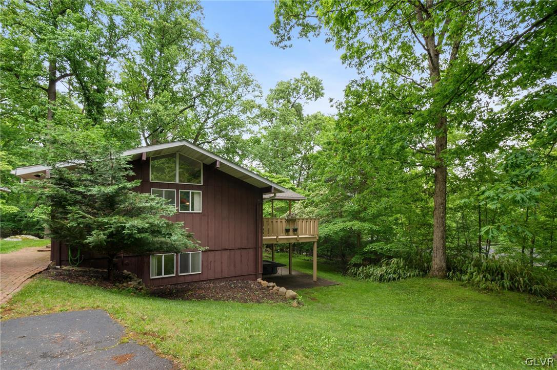 3155 Balsam Road Center Valley, PA 18034 - Photo 4 of 36 Gallery Image 4