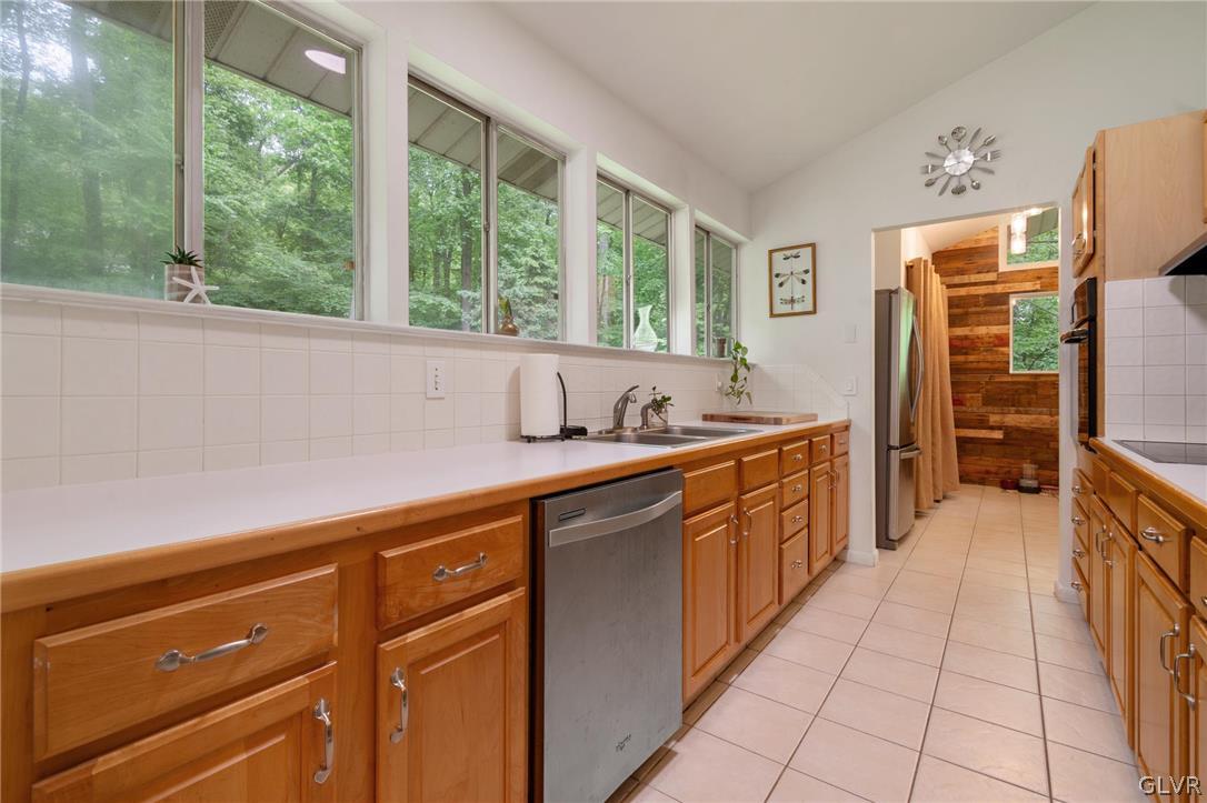 3155 Balsam Road Center Valley, PA 18034 - Photo 10 of 36 Gallery Image 10