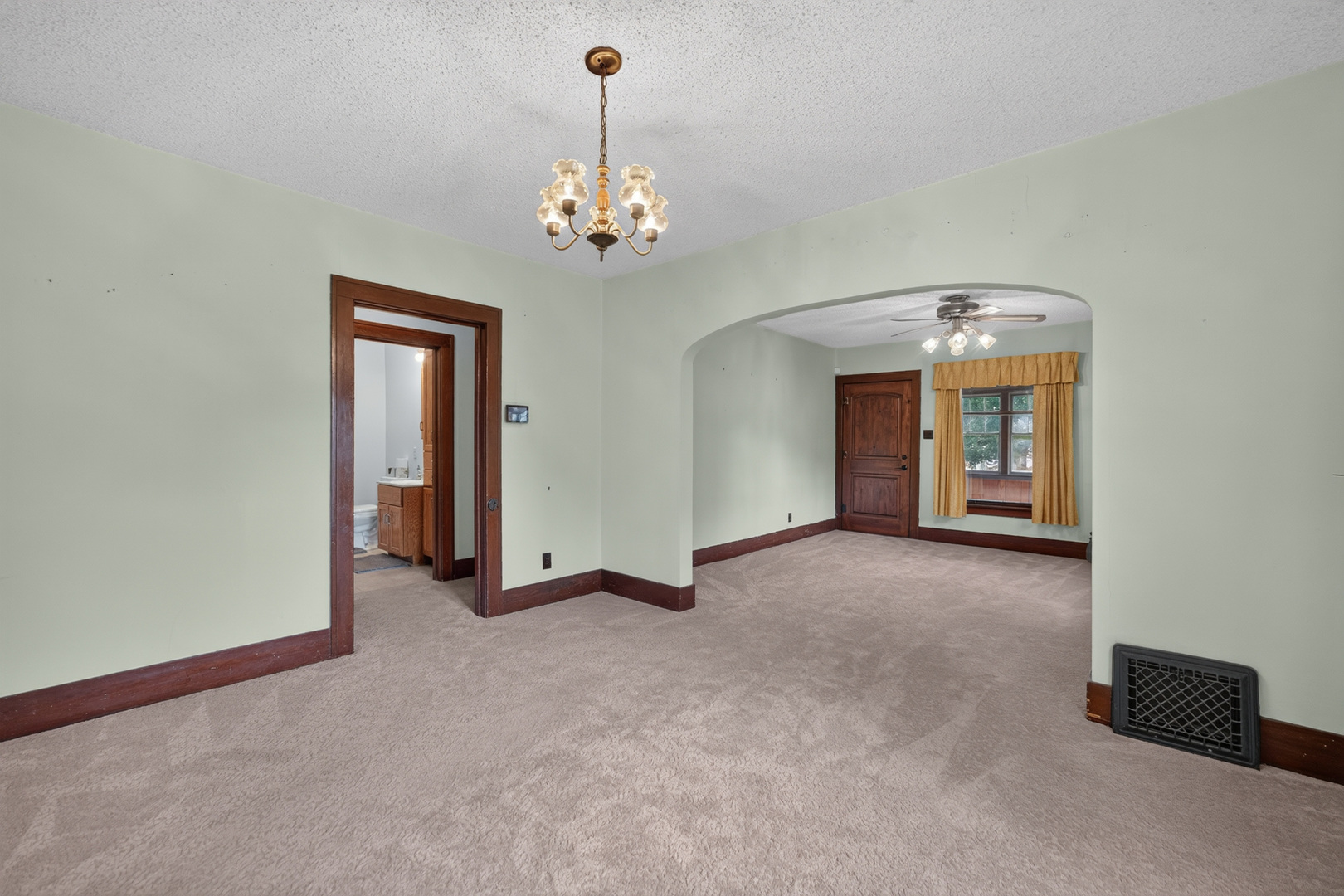 803 North 9th Street DeKalb, IL 60115 - Photo 7 of 29