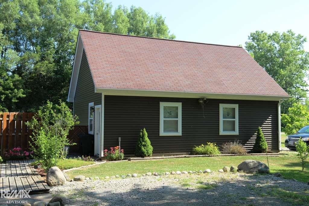 8852 Short Cut Road Fair Haven, MI 48023 - Photo 13 of 17 50019098-12.JPG