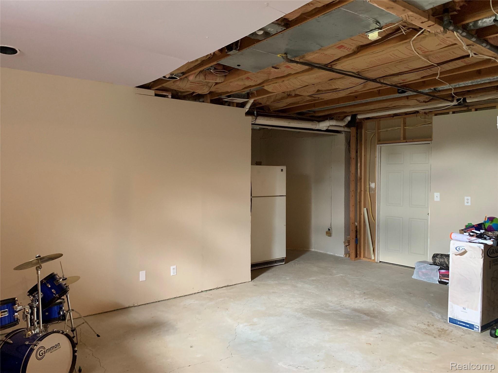 57260 12 Mile Road New Hudson, MI 48165 - Photo 20 of 22 basement 1.jpg