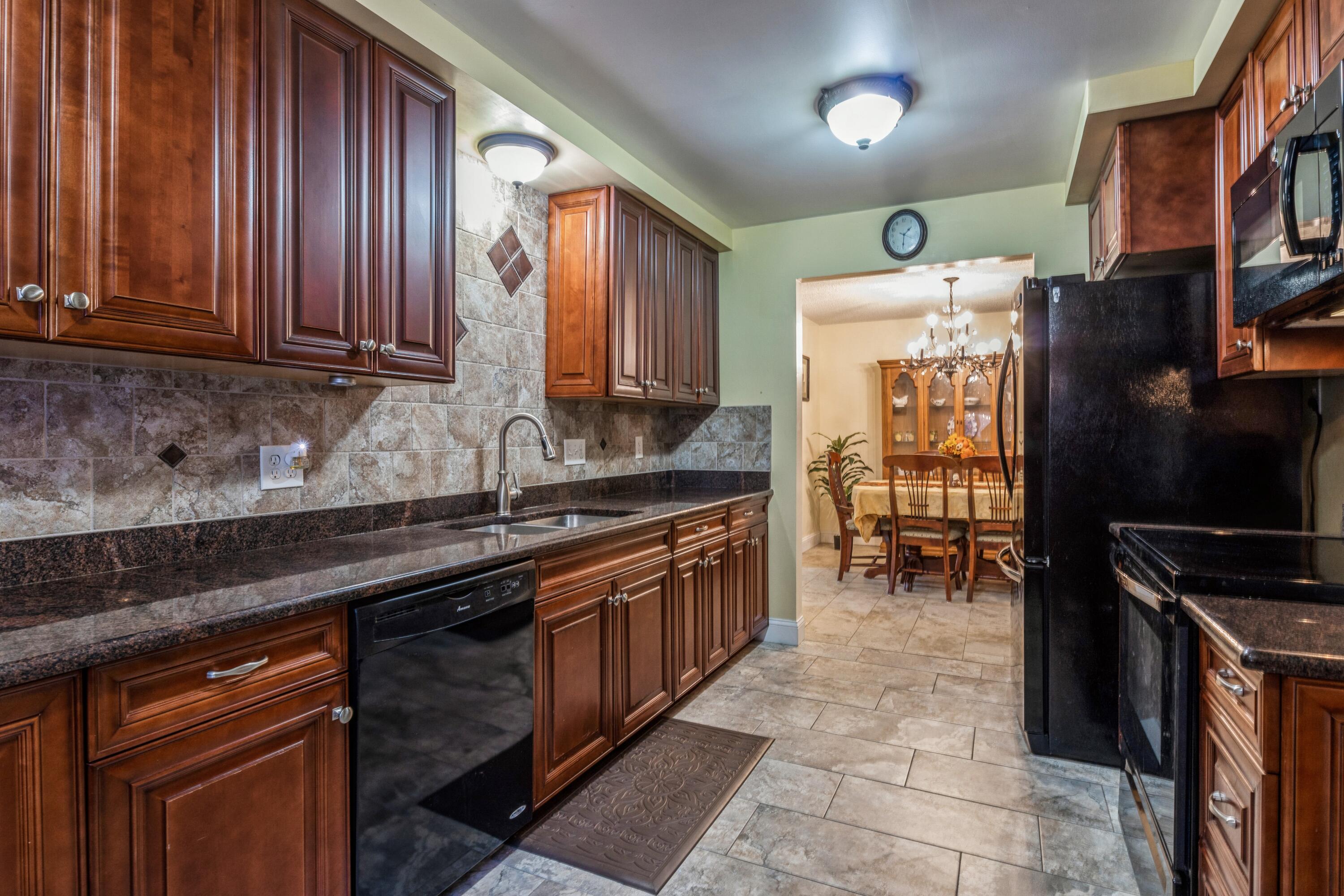 9283 Southwest 3rd Street Boca Raton, FL 33428 - Photo 18 of 33 Large Kitchen