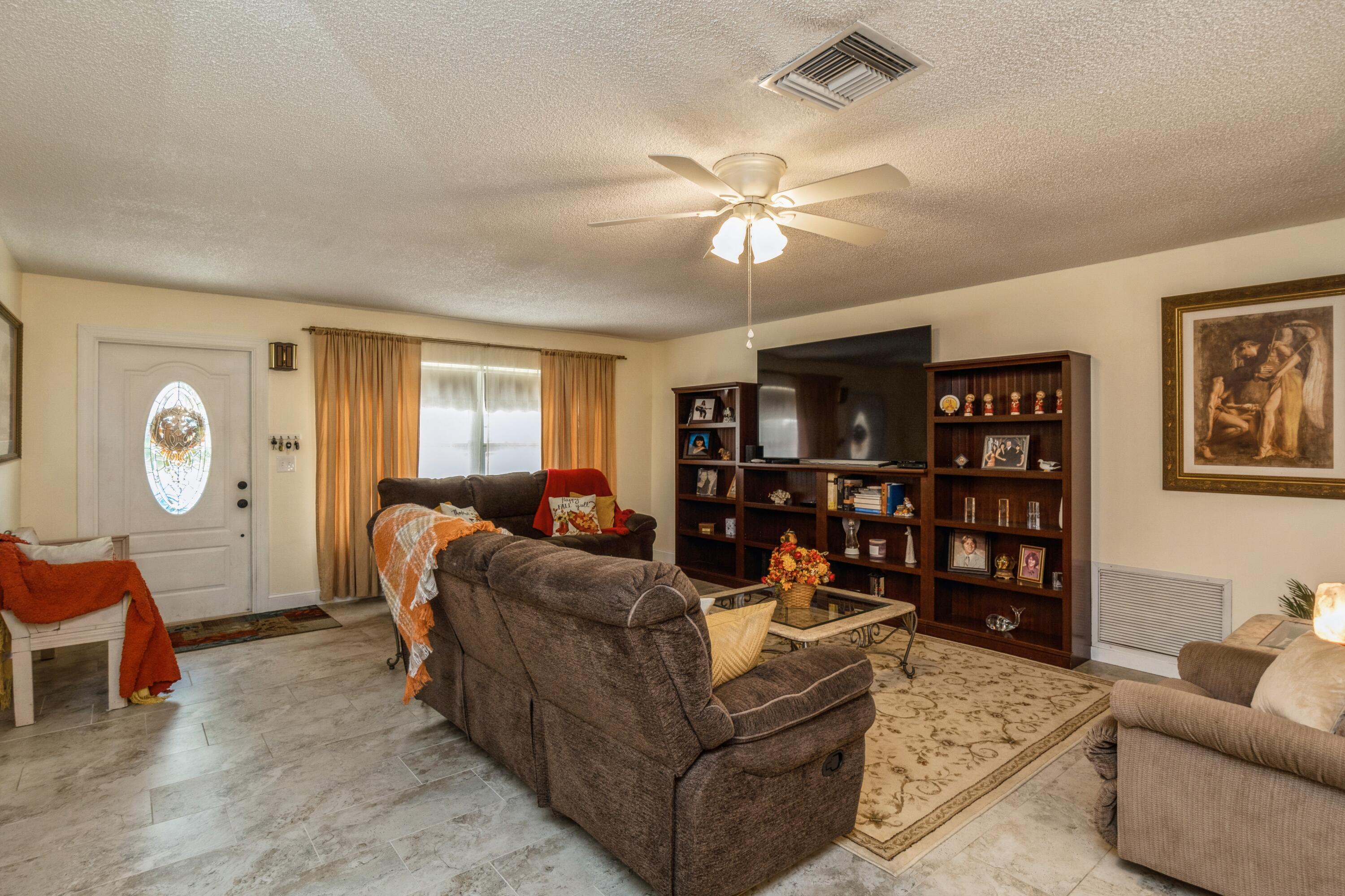 9283 Southwest 3rd Street Boca Raton, FL 33428 - Photo 21 of 33 Great Room