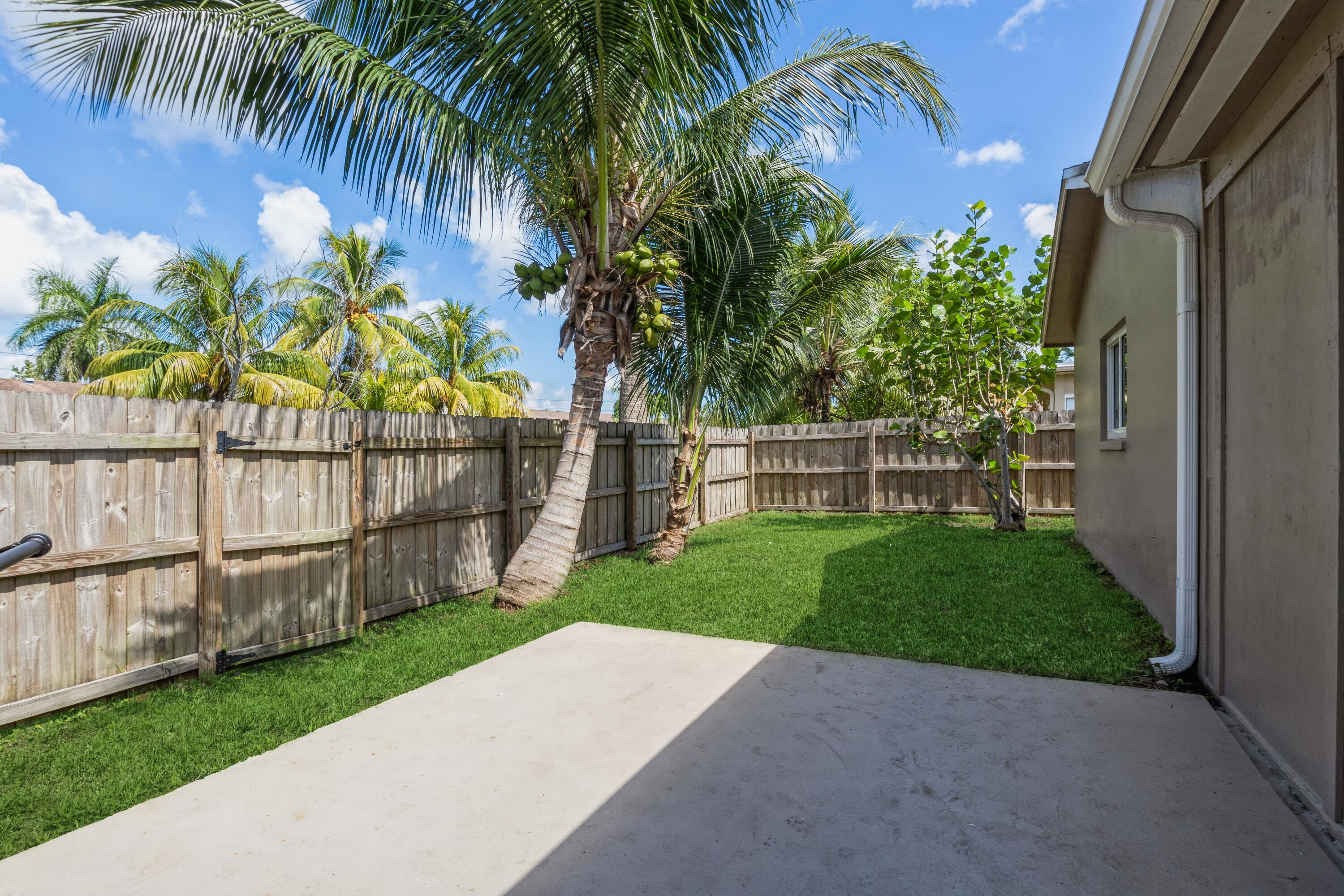 9283 Southwest 3rd Street Boca Raton, FL 33428 - Photo 26 of 33 Looking East