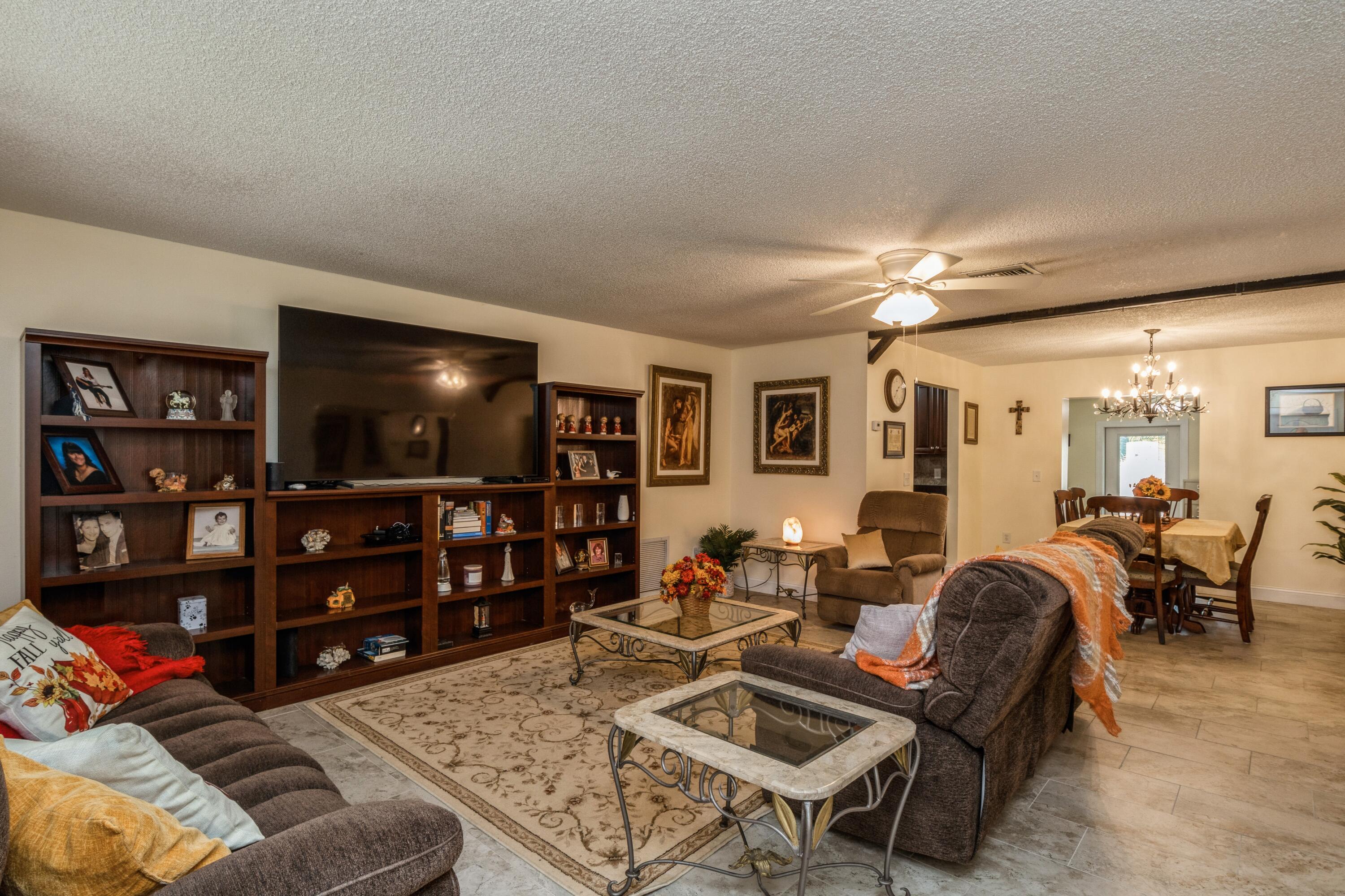 9283 Southwest 3rd Street Boca Raton, FL 33428 - Photo 7 of 33 Great room & Dining