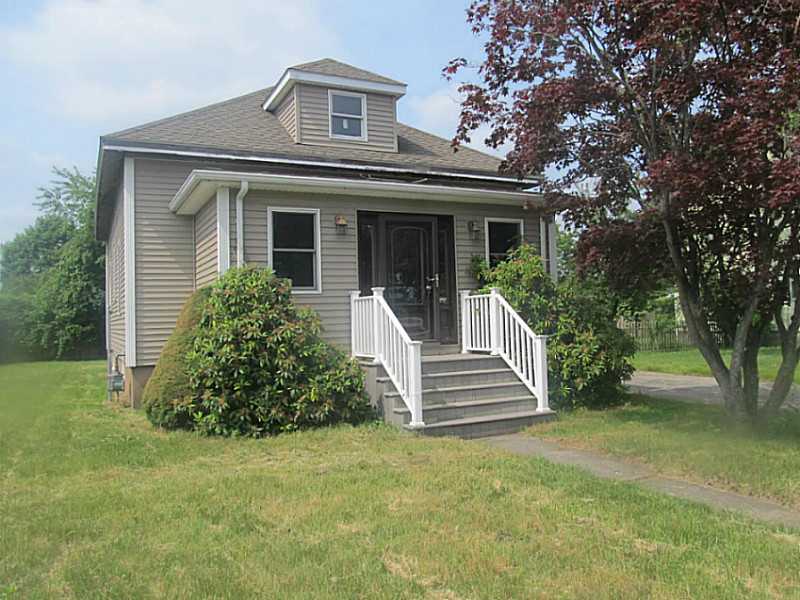 782 Strawberry Field Road Warwick, RI 02886 - Photo 1 of 14 Exterior Front.