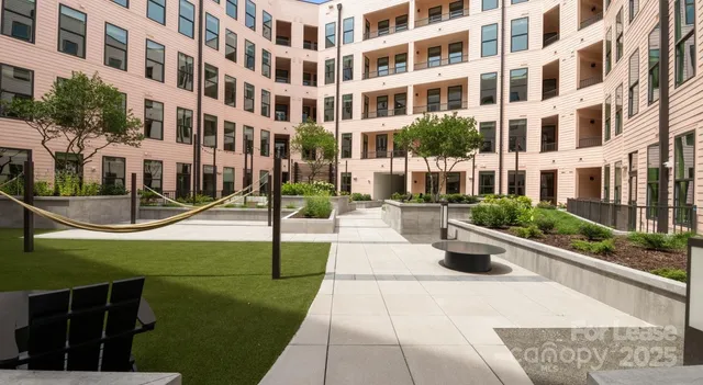 $1,528 | 300 East 36th Street, Unit A2, Charlotte, NC 28206