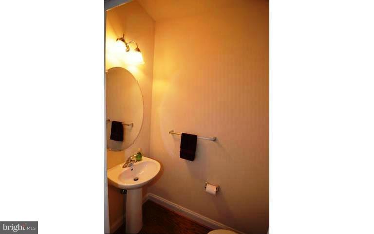 5781 Richards Valley Road Ellicott City, MD 21043 - Photo 20 of 28 Bath