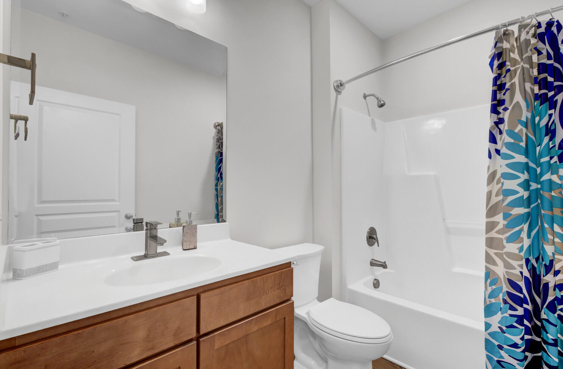 1018 Basildon Road, Unit 1018 Mount Pleasant, SC 29466 - Photo 27 of 62 Guest Full Bath
