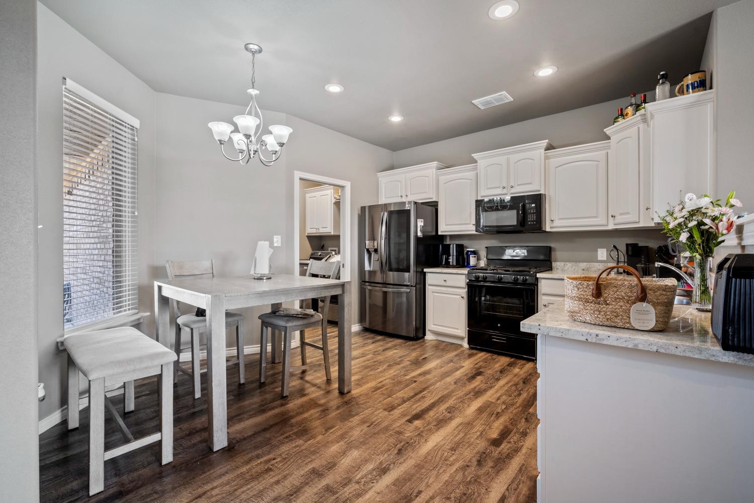 1719 99th Place Lubbock, TX 79423 - Photo 5 of 19 Photo 5