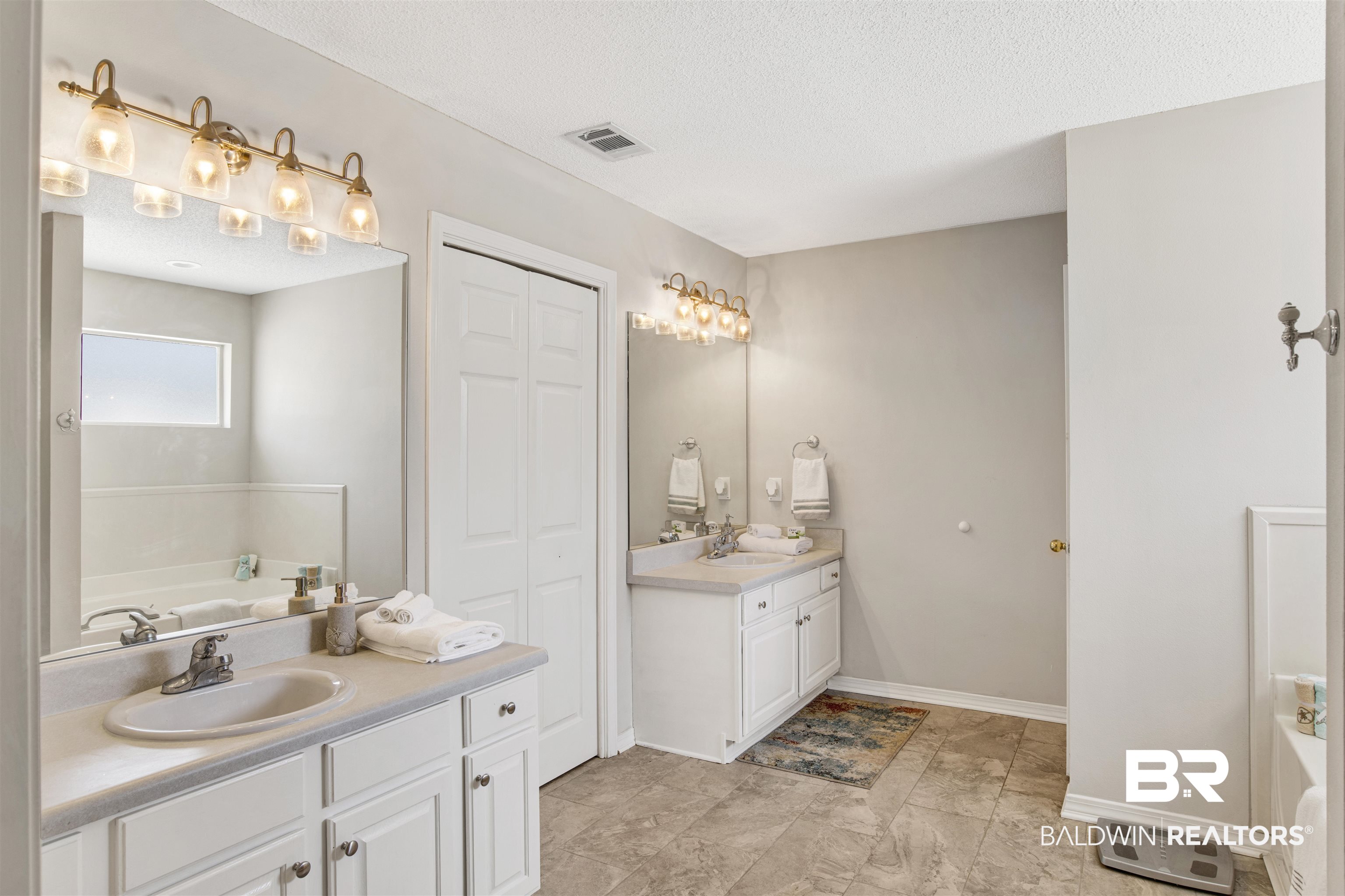 29153 Canterbury Road Daphne, AL 36526 - Photo 14 of 24 Primary Bath