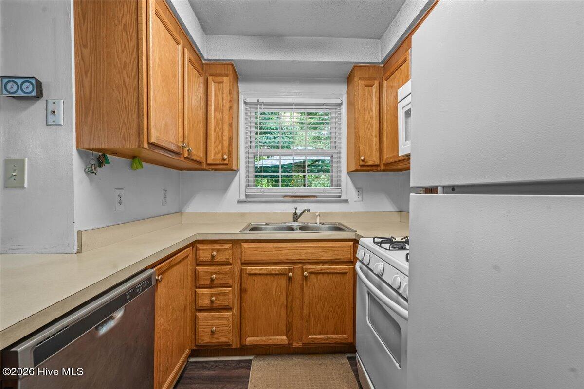 4700 Blue Bird Court, Unit B Raleigh, NC 27606 - Photo 10 of 45