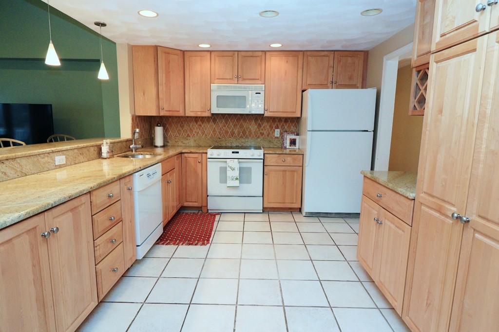 93 Standish Road Needham, MA 02492 - Photo 6 of 26