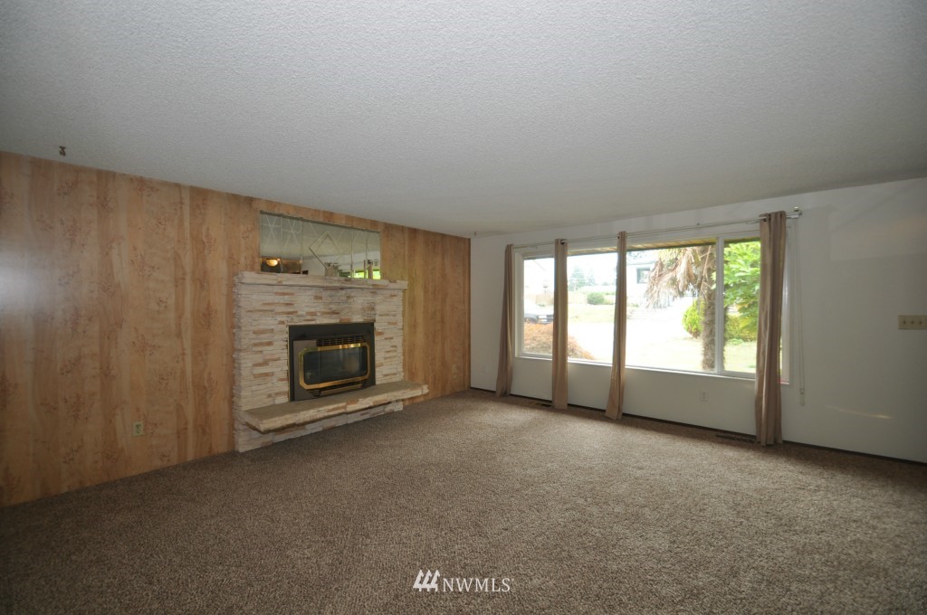 5504 Rockefeller Avenue Everett, WA 98203 - Photo 3 of 13