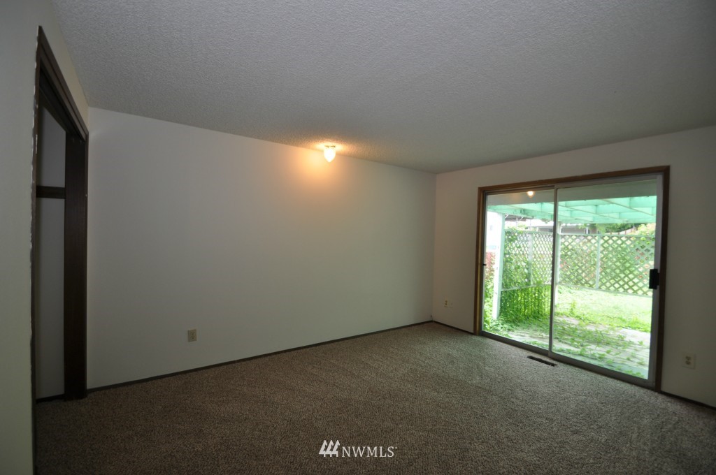 5504 Rockefeller Avenue Everett, WA 98203 - Photo 7 of 13