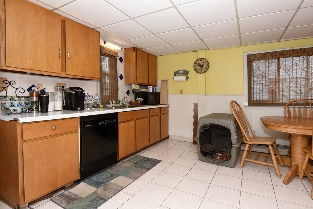 6 Clinton Street Lynn, MA 01902 - Photo 6 of 17 Gallery Image 6