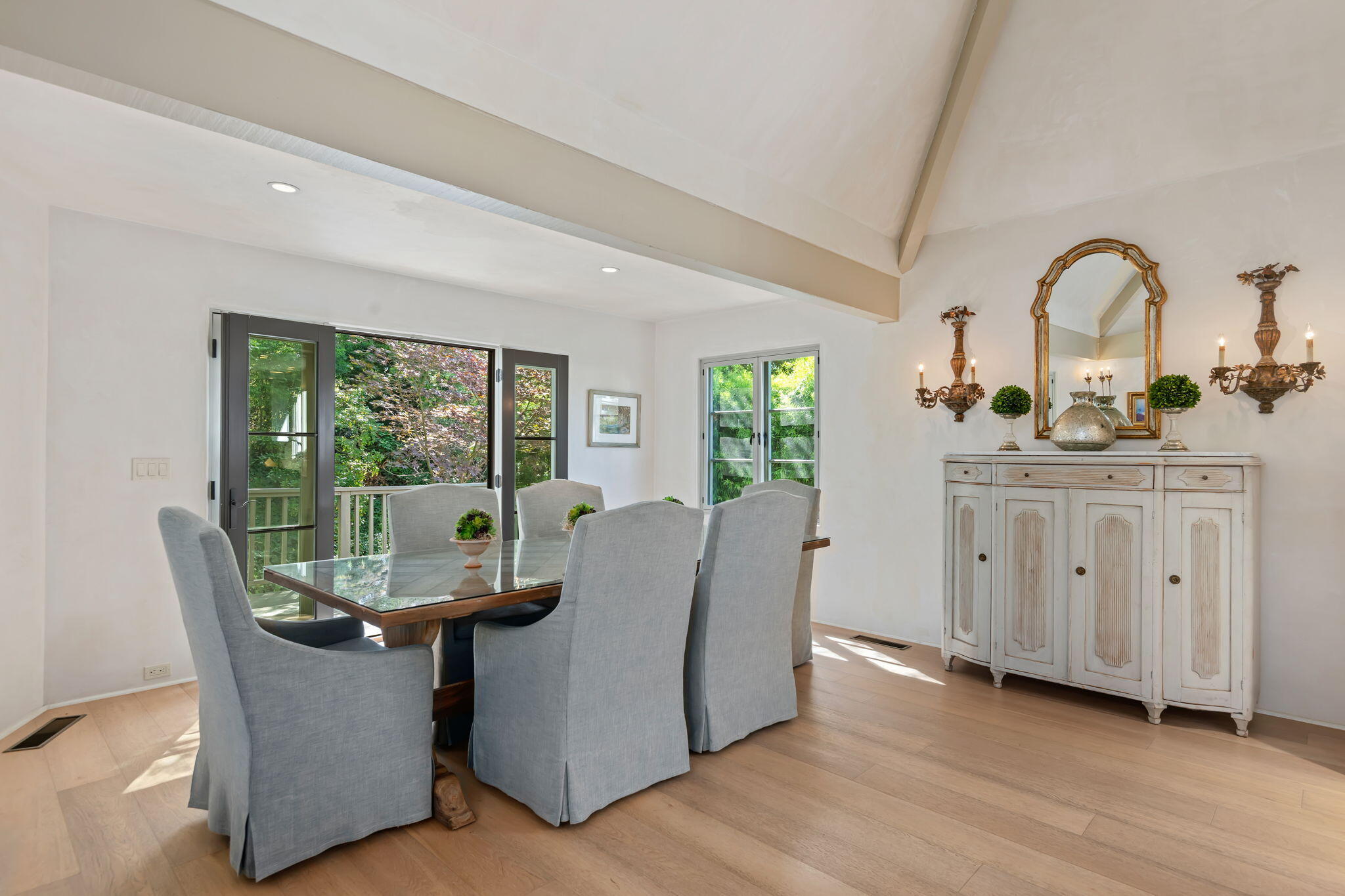 548 San Ysidro Road, Unit B Santa Barbara, CA 93108 - Photo 7 of 15 Dining