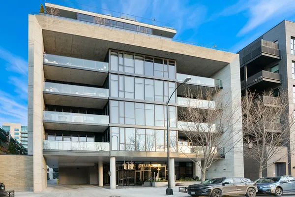 $6,750 | 111 South Peoria Street, Unit 506, Chicago, IL 60607